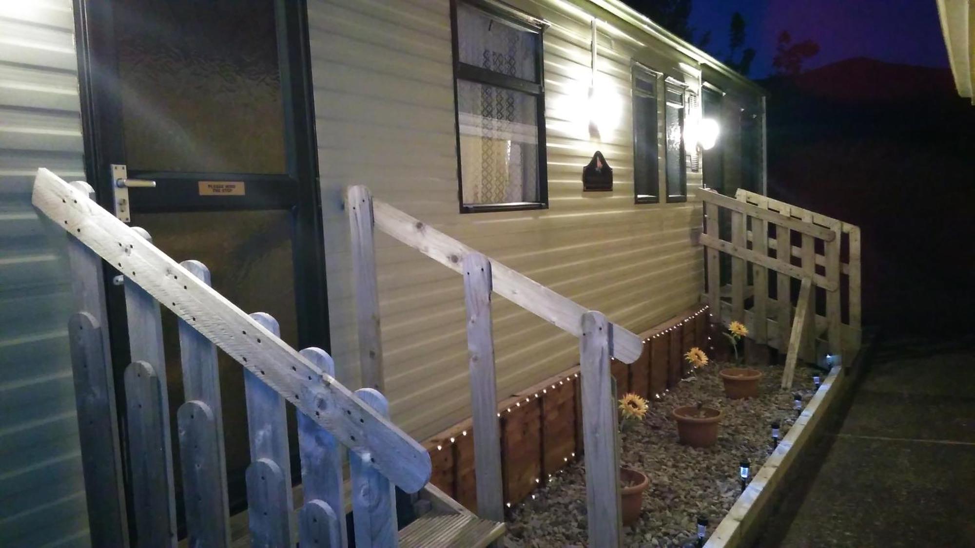 Cosy Chalet Mobile Home , Peace & Quiet ดิงเกิล ภายนอก รูปภาพ